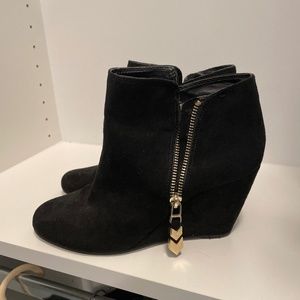 Black wedge bootie